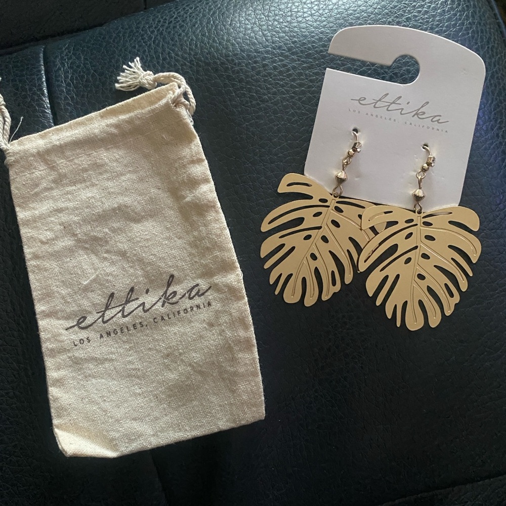 Ettika. Monstera Leaf Tropical Large Leaf Dangle Earrings Goldtone with Crystal